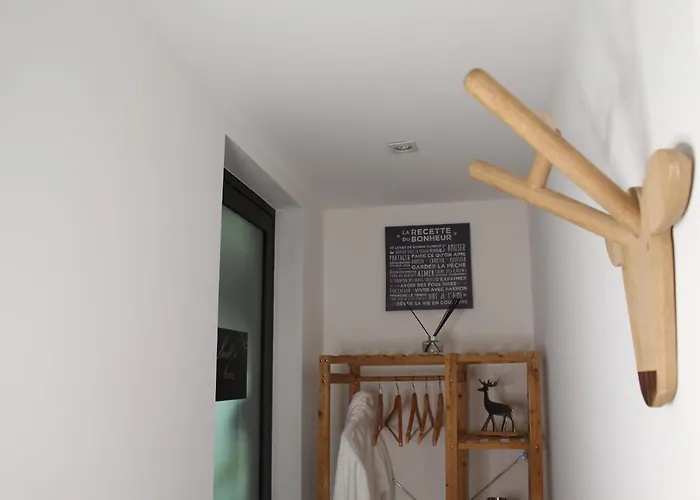 Guest house Neuf. Court Sejour, Loisirs, Professionnel 3*